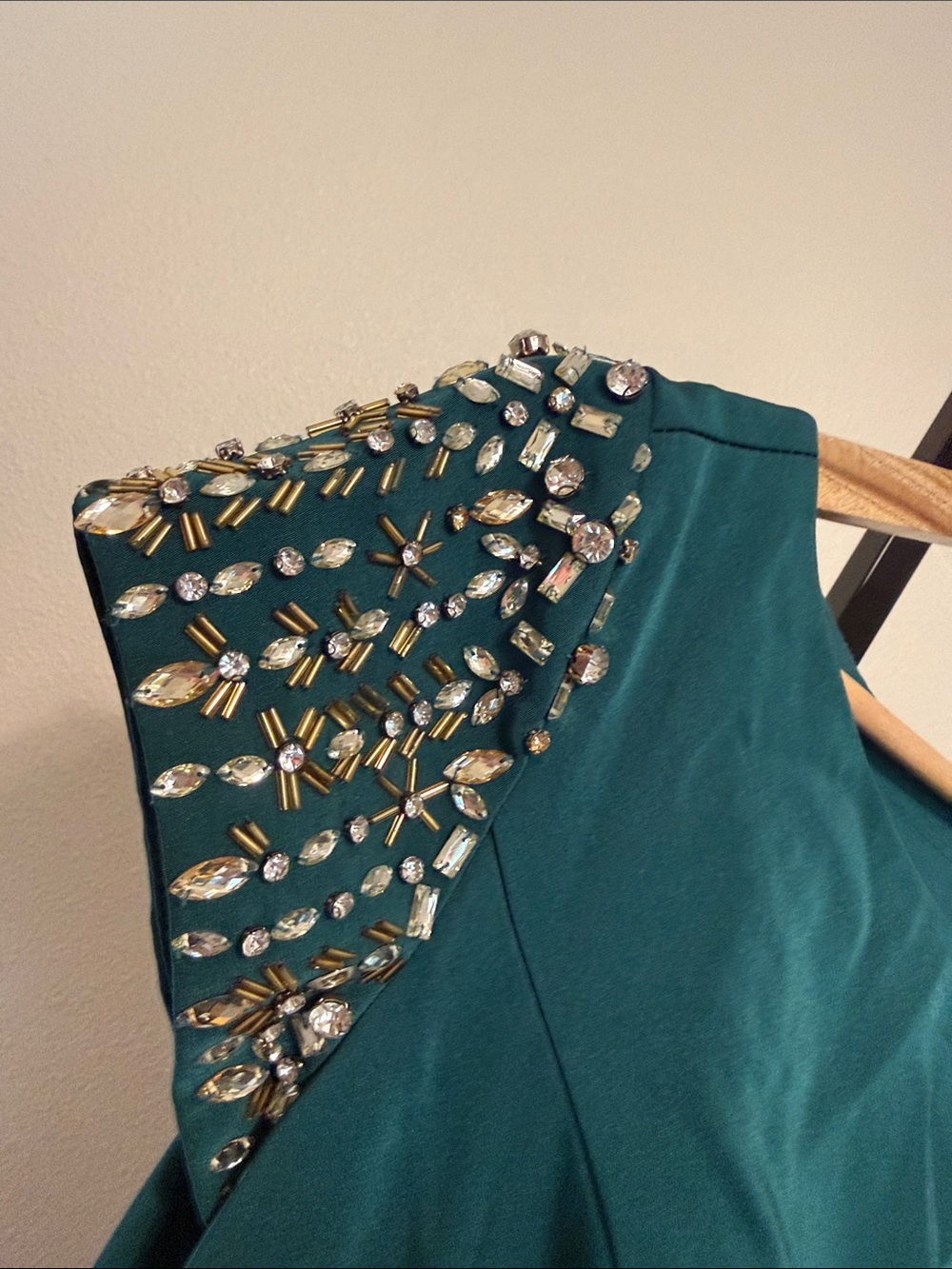 MacDuggal 🌹Emerald Beaded Cap-Sleeve Evening Gown - Picture 7 of 16